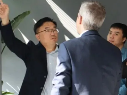 Les dirigeants de la branche robotique de la Fédération chinoise de l'industrie des machines ont visité notre entreprise pour un voyage d'étude.